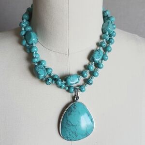 NWT Cabo Turquoise Color Beaded Necklace & Enhancer